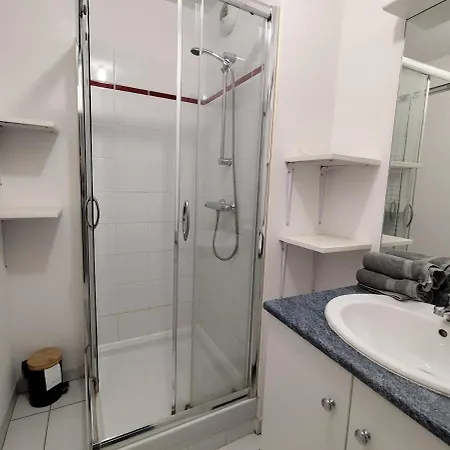 Apartamento La Fraternité, 4 Chambres, 2 Parkings, 2 Salle D'eau, Wifi Poitiers